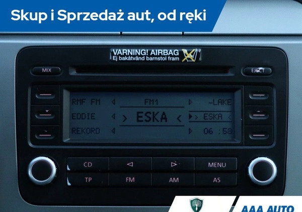 Volkswagen Passat cena 14000 przebieg: 249470, rok produkcji 2005 z Bielsko-Biała małe 254